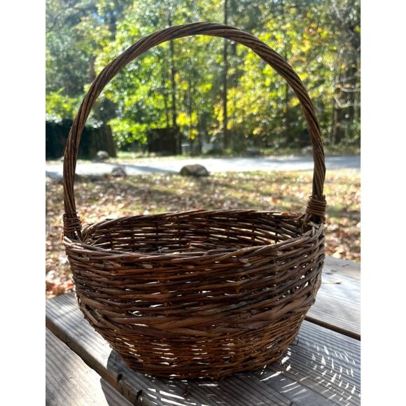 Handmade Willow Wicker Basket Vintage - Picture 1 of 12